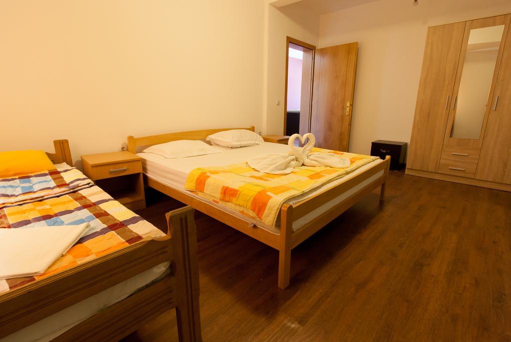 Art I Apartments Ulcinj Ngoại thất bức ảnh