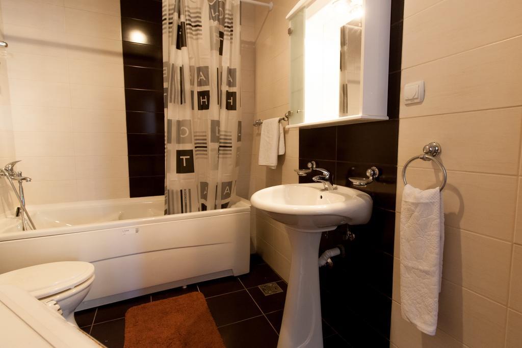 Art I Apartments Ulcinj Ngoại thất bức ảnh