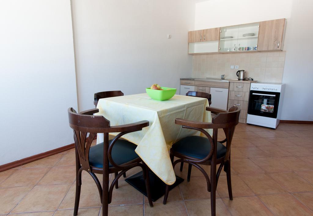 Art I Apartments Ulcinj Ngoại thất bức ảnh