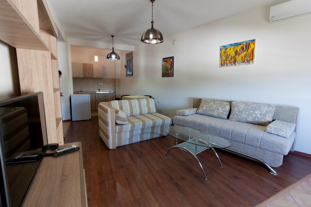 Art I Apartments Ulcinj Ngoại thất bức ảnh