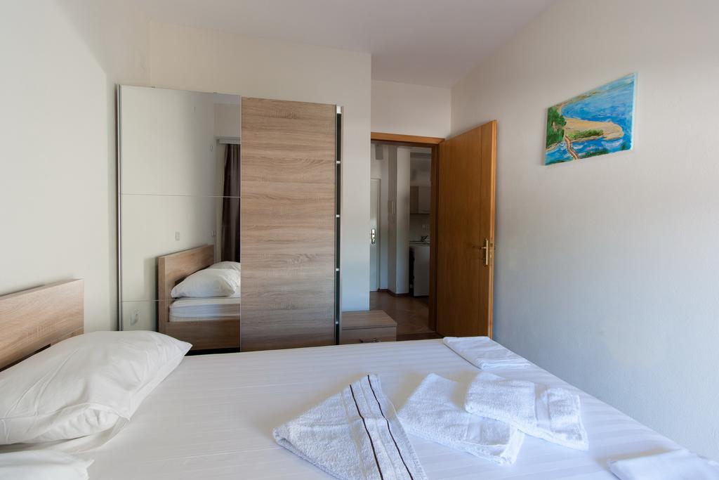 Art I Apartments Ulcinj Ngoại thất bức ảnh